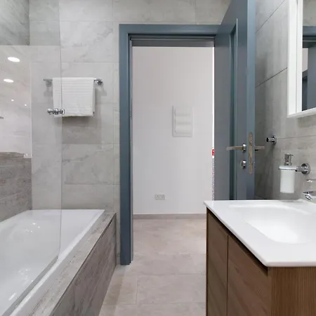 Sandstone 19 Apartment *