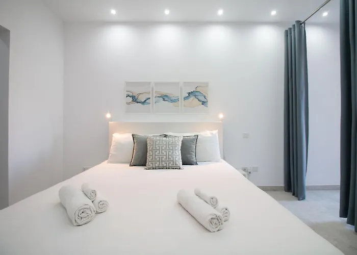 Апартаменты Sandstone 19 *